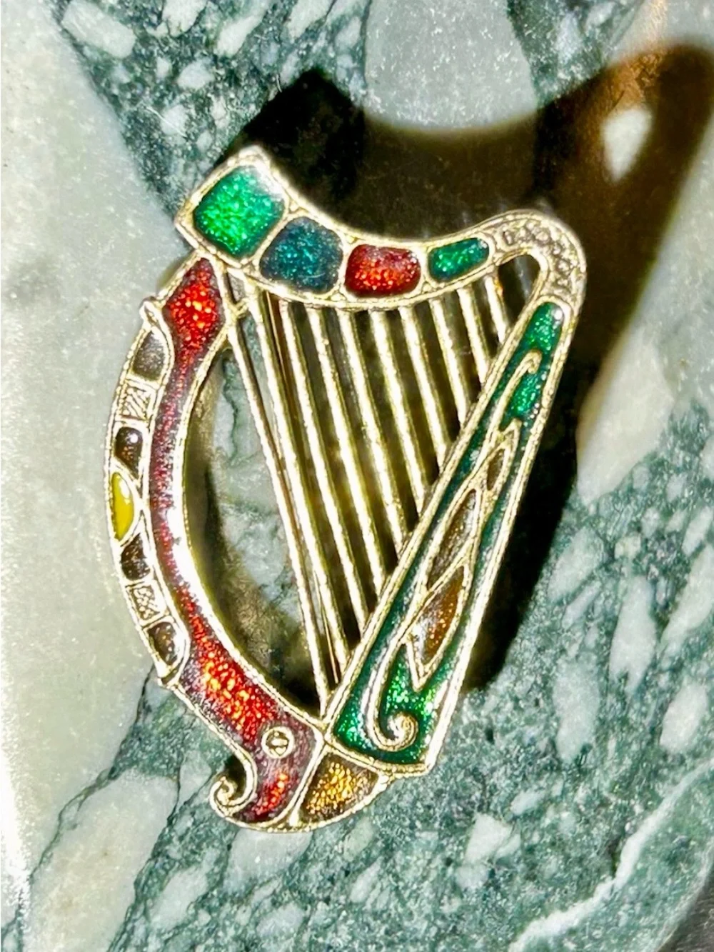 Musical 🪉 Harp Brooch Pin Celtic Green/Red/Blue/Yellow/Brown ‘Miracle’ Lo’